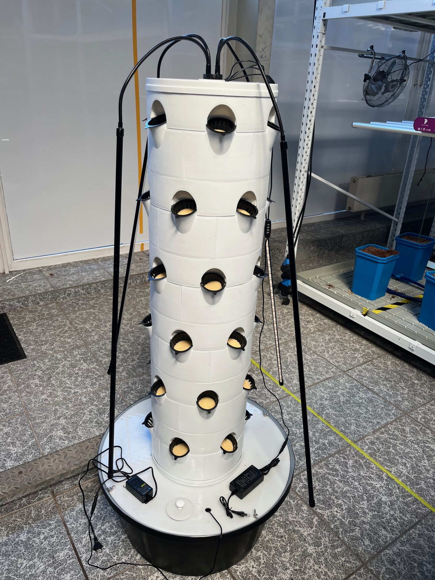 Maximus Vertical Tower 80L - Image 2